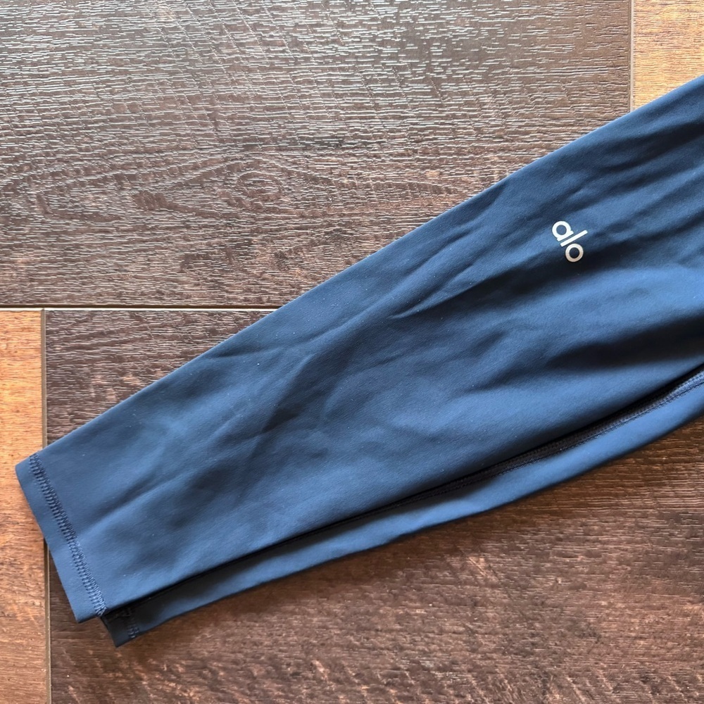 Alo High Rise Leggings Navy Blue Distressed Size Small - Picture 7 of 8